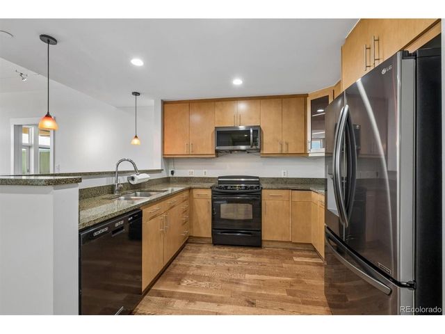 7220 W Bonfils Ln 210, Lakewood, CO 80226