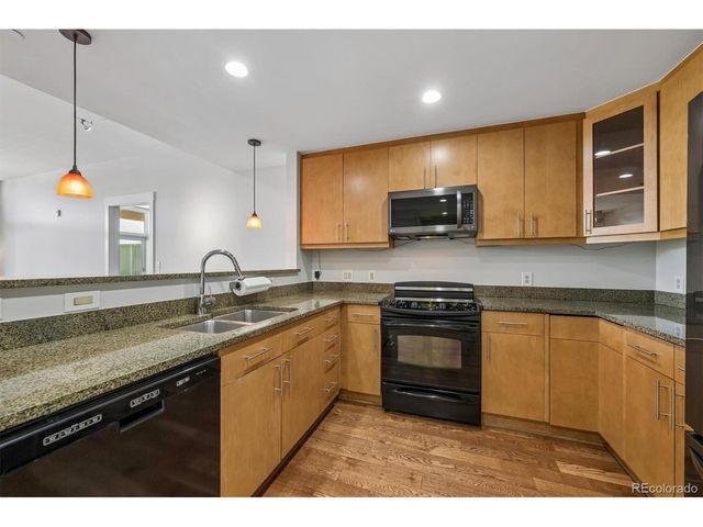 7220 W Bonfils Ln 210, Lakewood, CO 80226