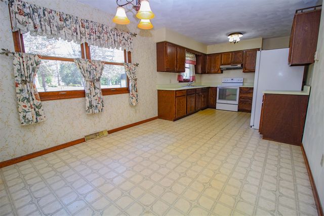 17363 Mackinaw, Three Rivers, MI 49093