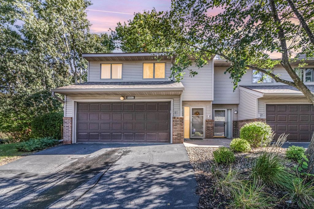2338 Hillwood Drive E, Maplewood, MN 55119