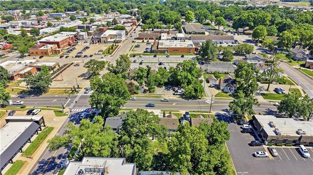 102 SW 2nd Street, Lee's Summit, MO 64063