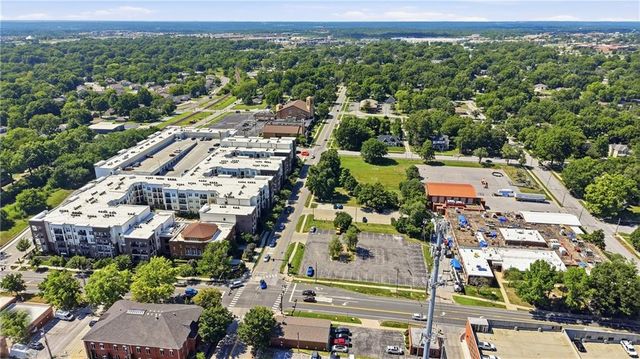 102 SW 2nd Street, Lee's Summit, MO 64063