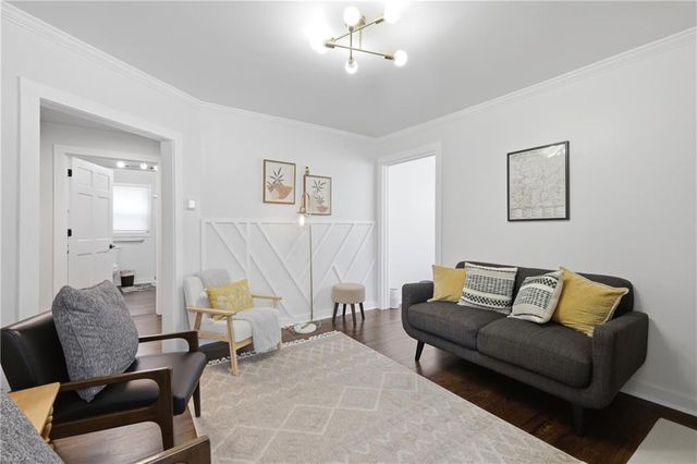 102 SW 2nd Street, Lee's Summit, MO 64063