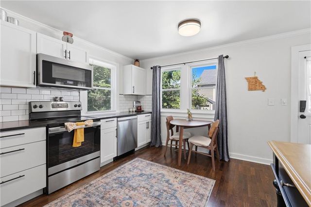 102 SW 2nd Street, Lee's Summit, MO 64063