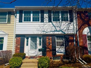 19489 Eddington Place, Northville, MI 48167