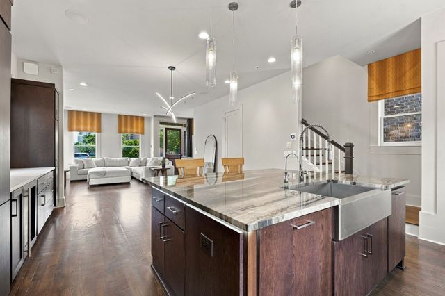 612 Monroe St, Nashville, TN 37208