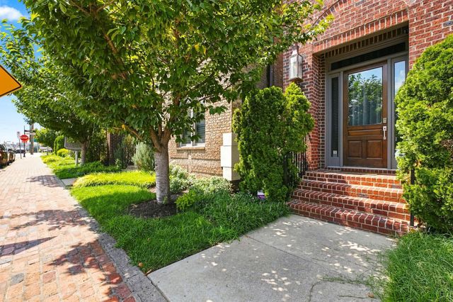 612 Monroe St, Nashville, TN 37208