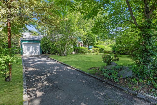 49 Thorney Avenue, Huntington Station, NY 11746