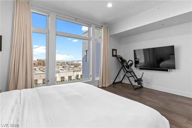 8925 West Flamingo Road 325, Las Vegas, NV 89147
