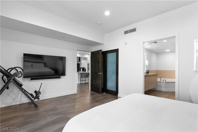 8925 West Flamingo Road 325, Las Vegas, NV 89147