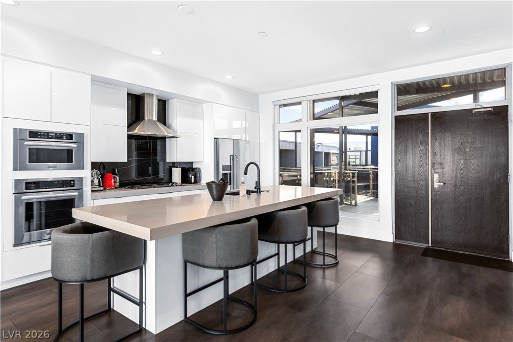 8925 West Flamingo Road 325, Las Vegas, NV 89147