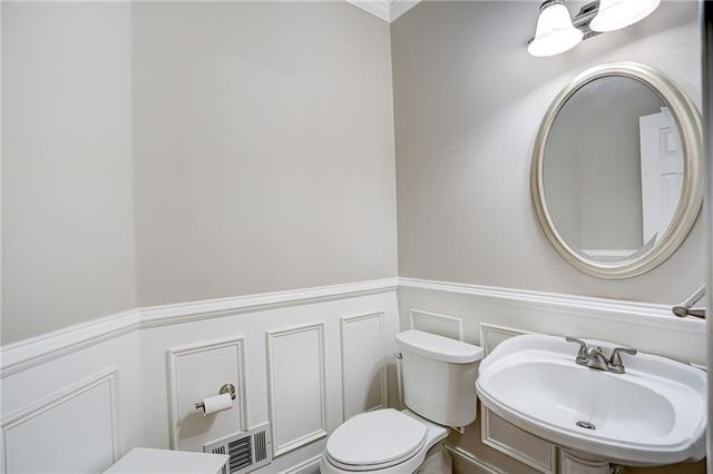 1043 Meadow Club Court, Suwanee, GA 30024