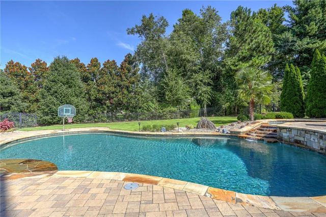 1043 Meadow Club Court, Suwanee, GA 30024