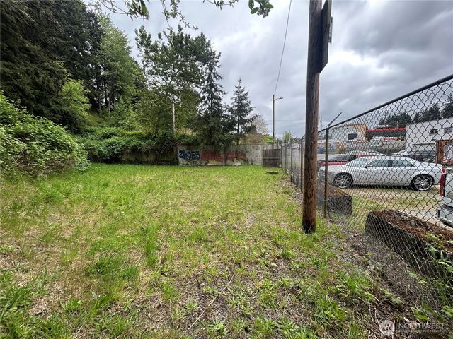 6325 xx Evergreen Way, Everett, WA 98203