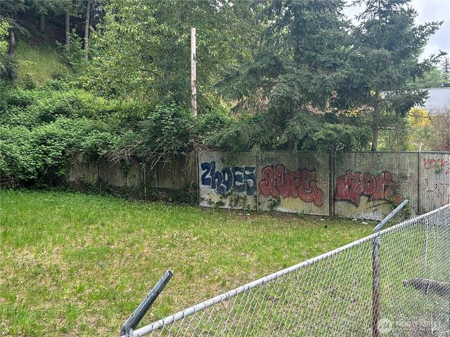 6325 xx Evergreen Way, Everett, WA 98203