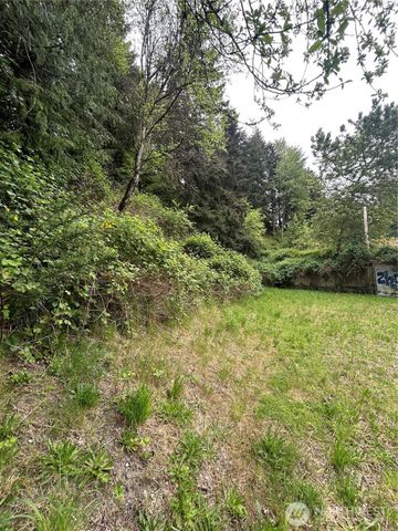 6325 xx Evergreen Way, Everett, WA 98203