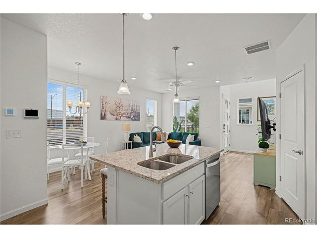 1862 S Poplar Ct, Denver, CO 80224