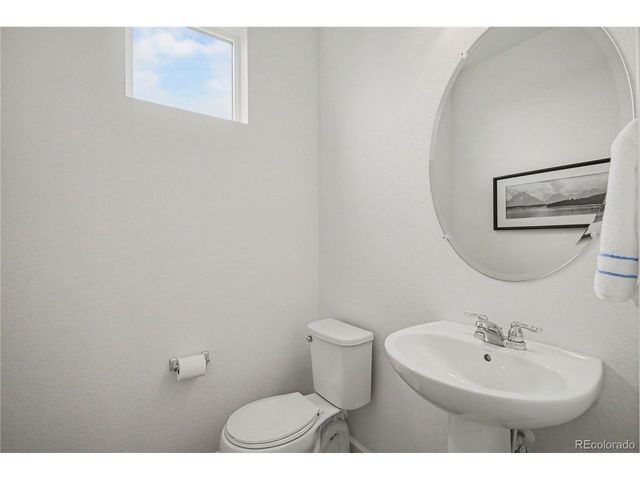 1862 S Poplar Ct, Denver, CO 80224