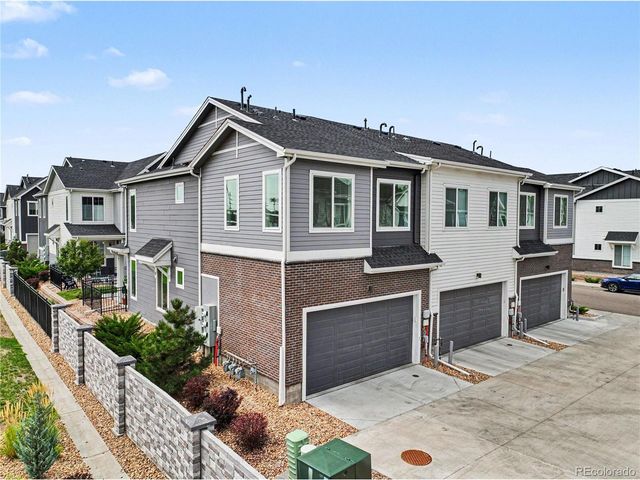 1862 S Poplar Ct, Denver, CO 80224