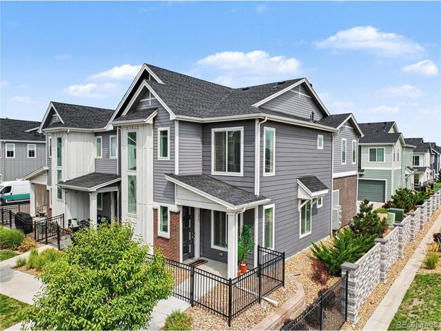 1862 S Poplar Ct, Denver, CO 80224