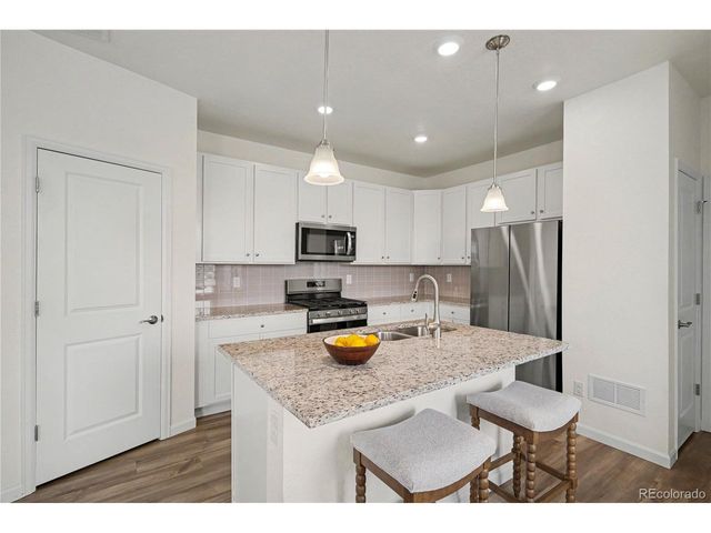 1862 S Poplar Ct, Denver, CO 80224