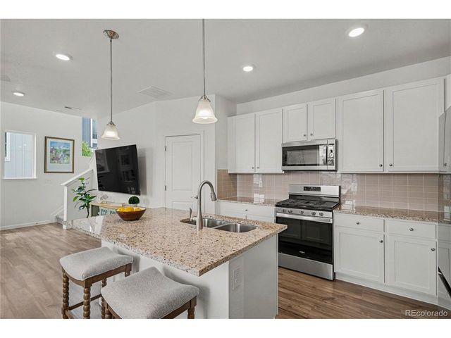 1862 S Poplar Ct, Denver, CO 80224