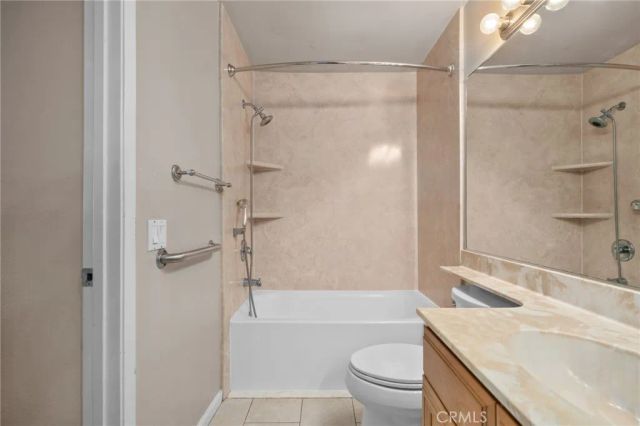 2536 White Oak Place 5, Escondido, CA 92027