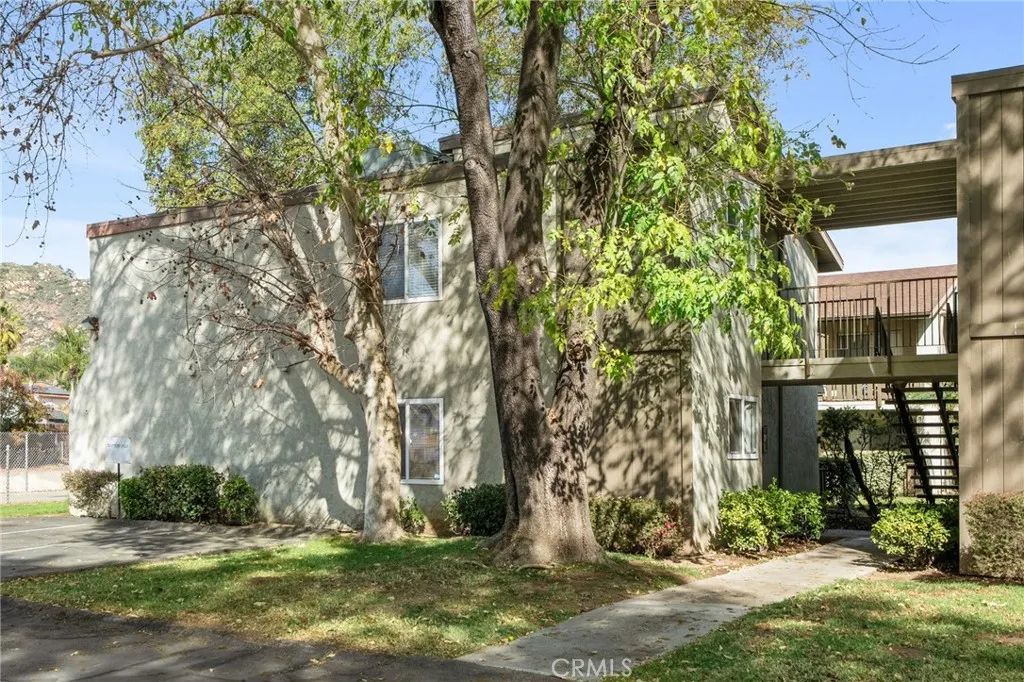 2536 White Oak Place 5, Escondido, CA 92027