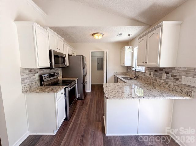 5023 Drake Pond Lane, Rock Hill, SC 29732