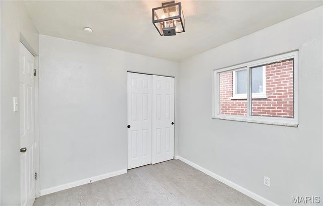 231 E Velma Avenue, St Louis, MO 63125