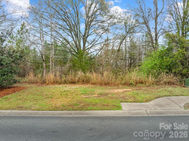 8334 Victoria Lake Drive, Waxhaw, NC 28173