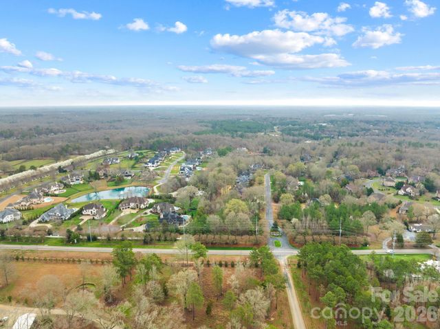 8334 Victoria Lake Drive, Waxhaw, NC 28173