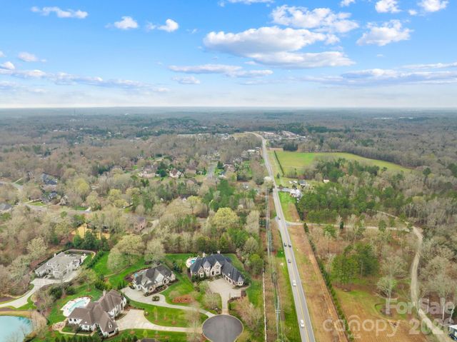 8334 Victoria Lake Drive, Waxhaw, NC 28173
