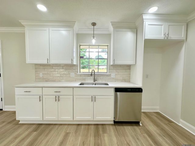 1003 S Augusta Ave, Gonzales, LA 70737