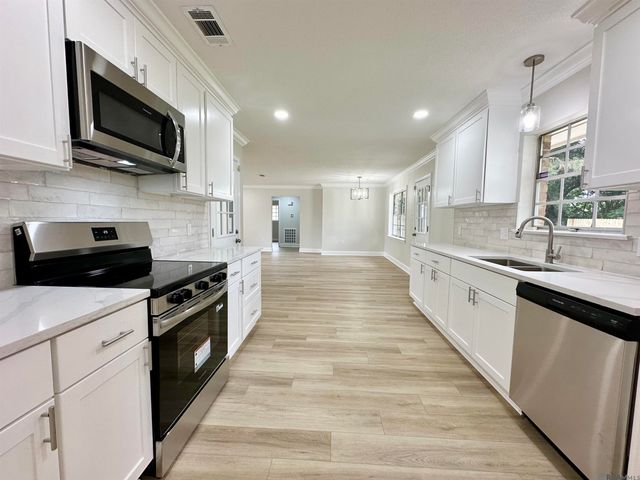 1003 S Augusta Ave, Gonzales, LA 70737