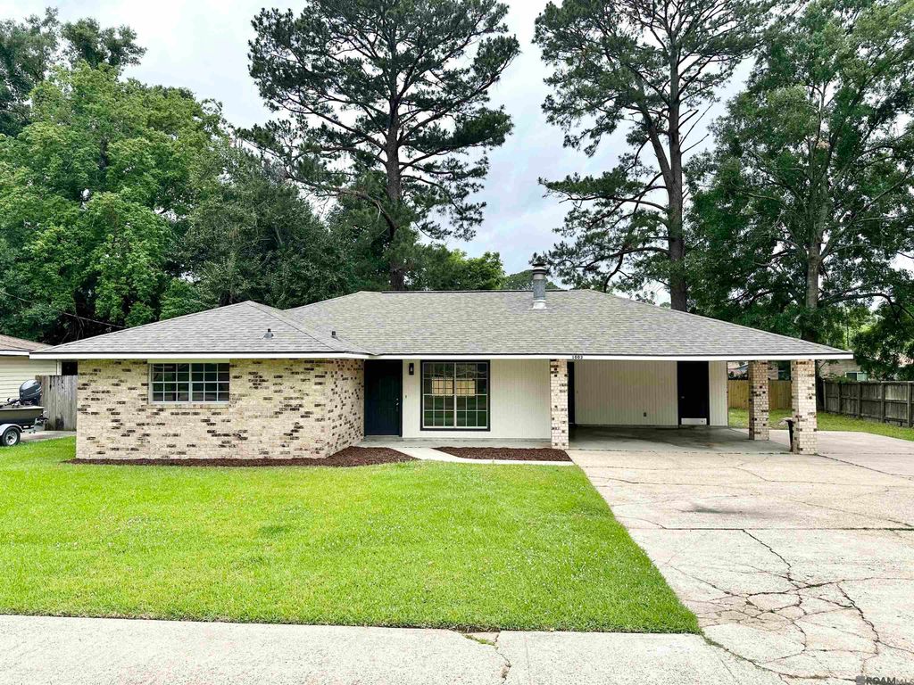 1003 S Augusta Ave, Gonzales, LA 70737
