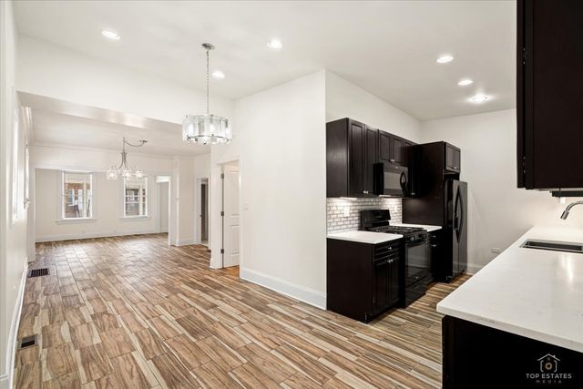 2617 N Springfield Avenue, Chicago, IL 60647