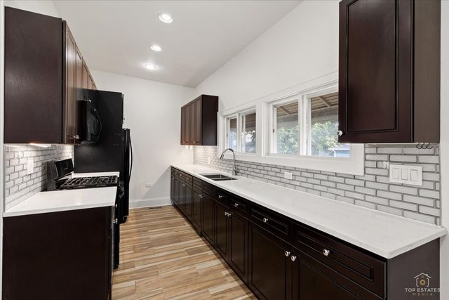 2617 N Springfield Avenue, Chicago, IL 60647