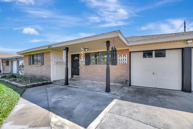 2429 16th Ave N, Texas City, TX 77590