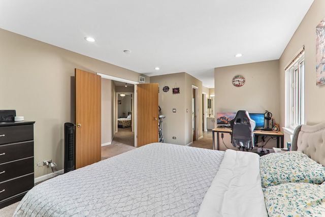 1965 Merlot Court, Wheeling, IL 60090