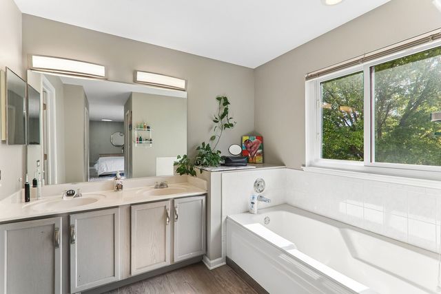 1965 Merlot Court, Wheeling, IL 60090