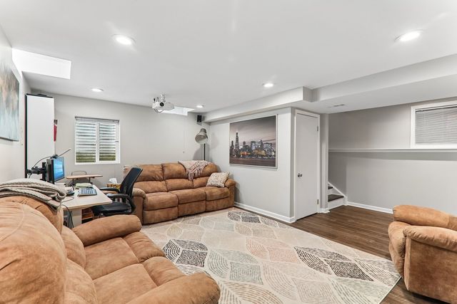 1965 Merlot Court, Wheeling, IL 60090