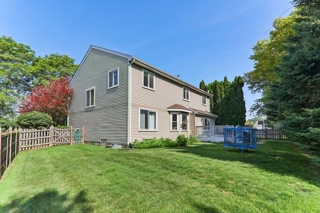 1965 Merlot Court, Wheeling, IL 60090