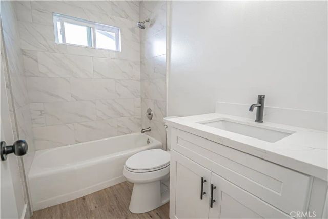 22514 Los Tigres, Saugus, CA 91350