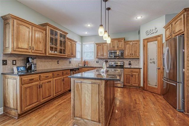 17575 S Brockway Street, Olathe, KS 66062