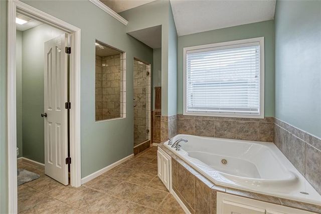 17575 S Brockway Street, Olathe, KS 66062