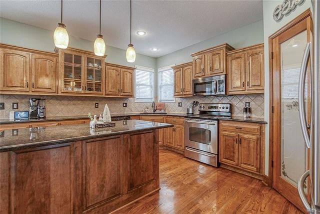 17575 S Brockway Street, Olathe, KS 66062