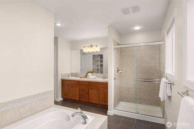 22702 SE 49th Place, Issaquah, WA 98029