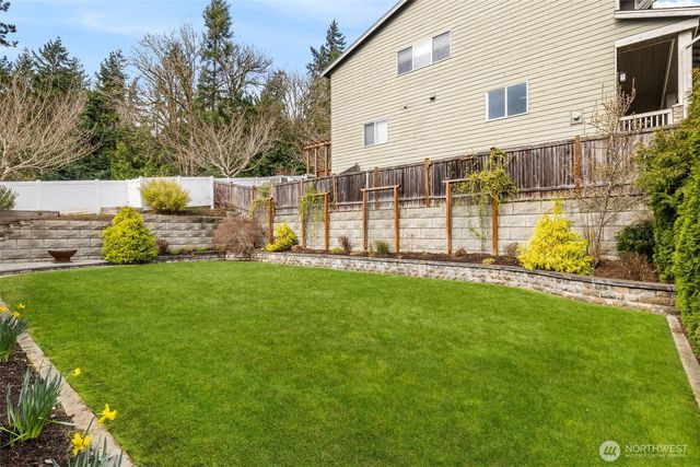 22702 SE 49th Place, Issaquah, WA 98029