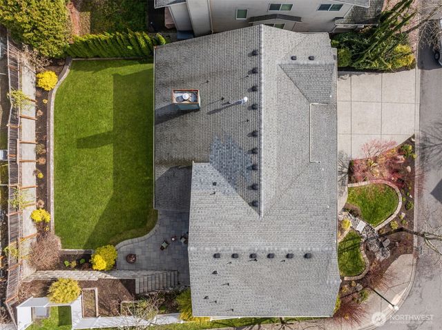 22702 SE 49th Place, Issaquah, WA 98029